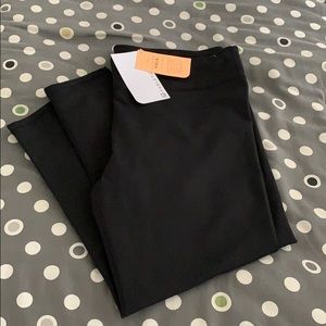 NWT Fabletics salar Capri pants 2x black